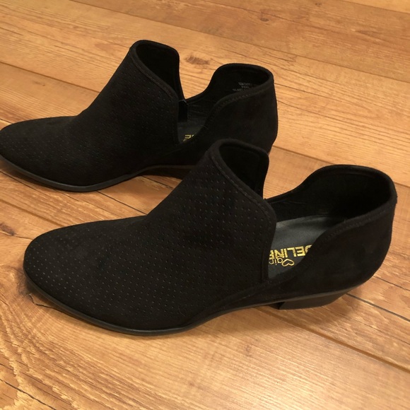 Madeline Girl Thistle sz 10M Black Ankle Bootie NWOB - Picture 3 of 8